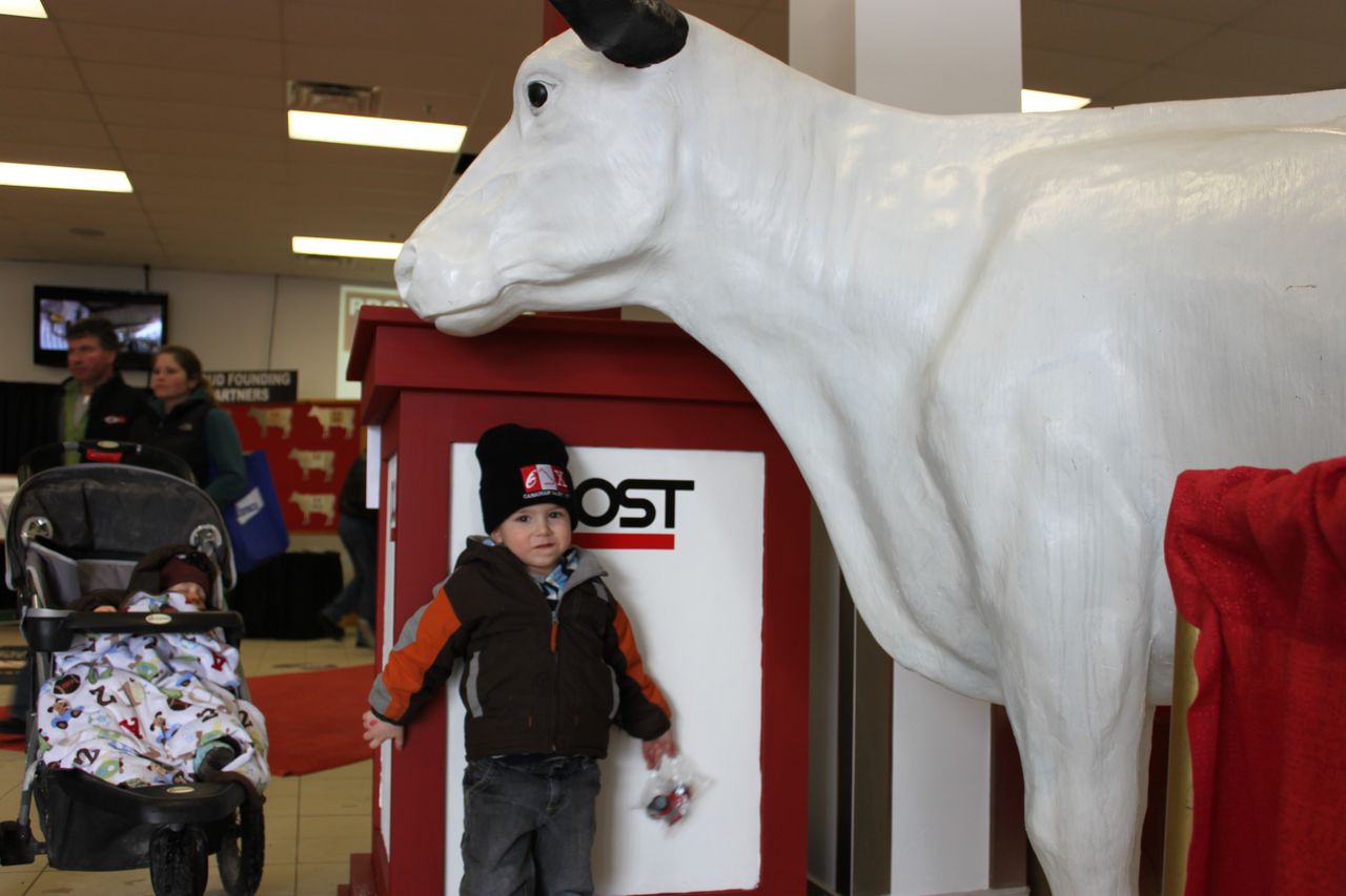 A future dairyman that attended with the entire family.