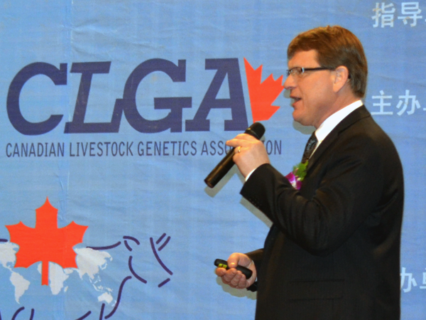 Brian Van Doormaal, CDN Speaking at the 2012 China-Canada Dairy Conference