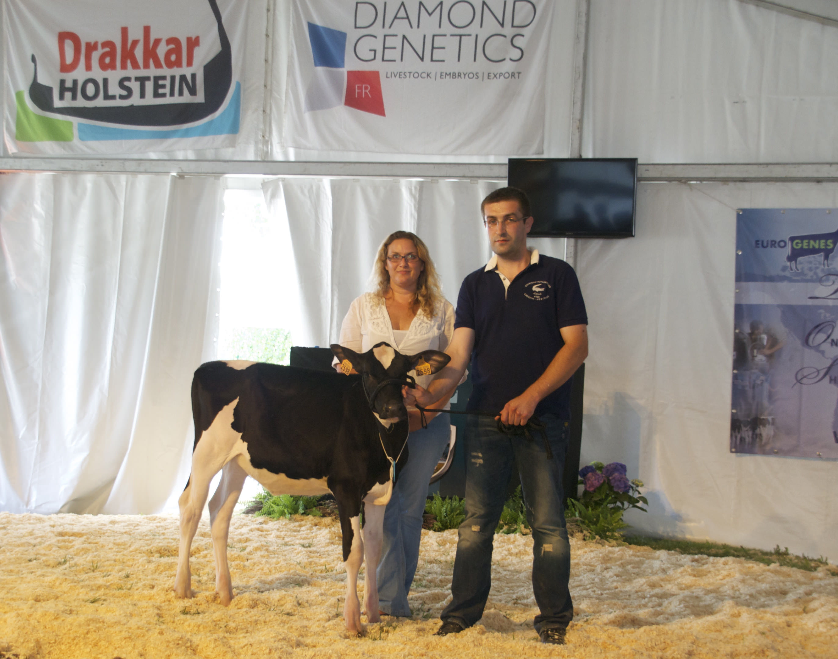 High seller with Alison maddrell (diamond genetics UK) & Fabien Petton (consignor)