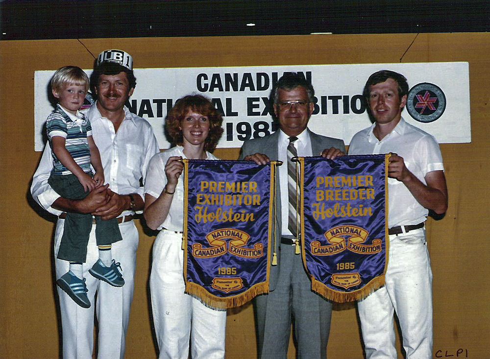 Jeff and wife Kenda and son Lee accepting the 1985 Premier Breeder and Exhibitor award at the Canadian National Exhibition.