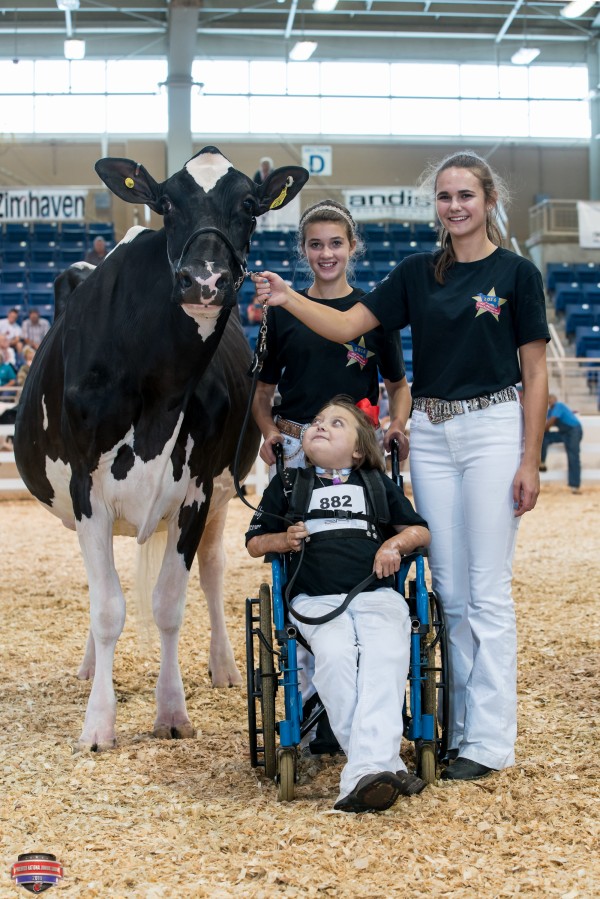 WINDY KNOLL PANTENE 1st place Four Year Old Reese Burdette 